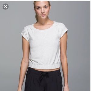Lululemon roll up crop top in heathered white